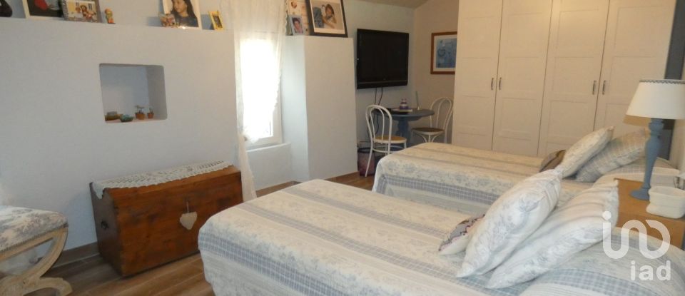 Casa indipendente 9 locali di 300 m² in Maissana (19010)