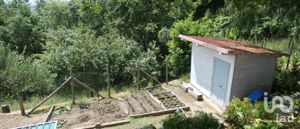 Casa indipendente 9 locali di 300 m² in Maissana (19010)