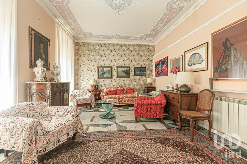 Appartamento 11 locali di 191 m² a Genova (16129)
