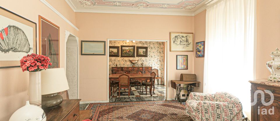 Appartamento 11 locali di 191 m² a Genova (16129)
