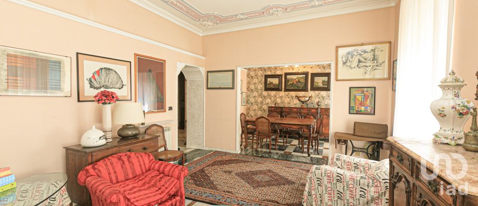 Appartamento 11 locali di 191 m² a Genova (16129)