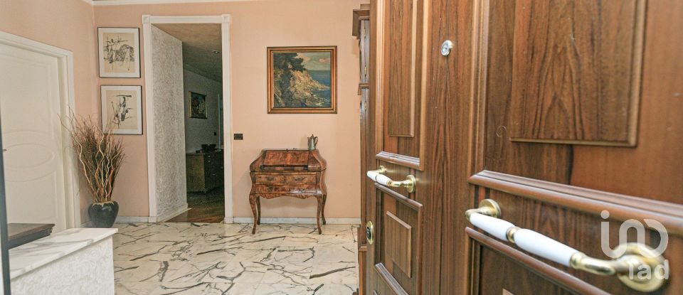 Appartamento 11 locali di 191 m² a Genova (16129)