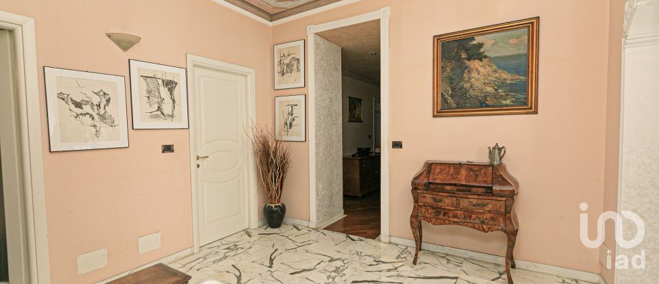 Appartamento 11 locali di 191 m² a Genova (16129)