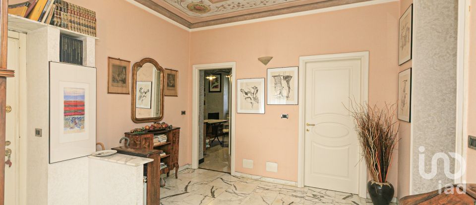 Appartamento 11 locali di 191 m² a Genova (16129)