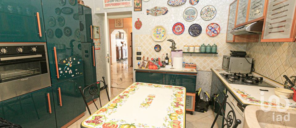 Appartamento 11 locali di 191 m² a Genova (16129)