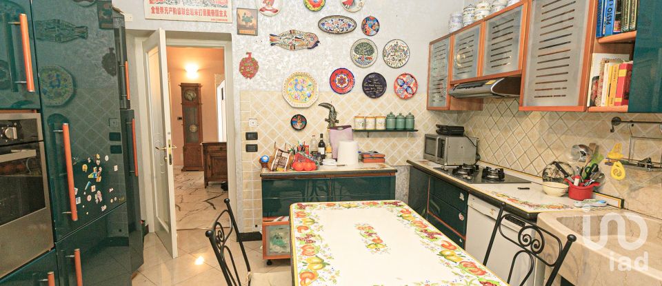 Appartamento 11 locali di 191 m² a Genova (16129)