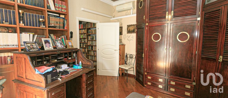 Appartamento 11 locali di 191 m² a Genova (16129)