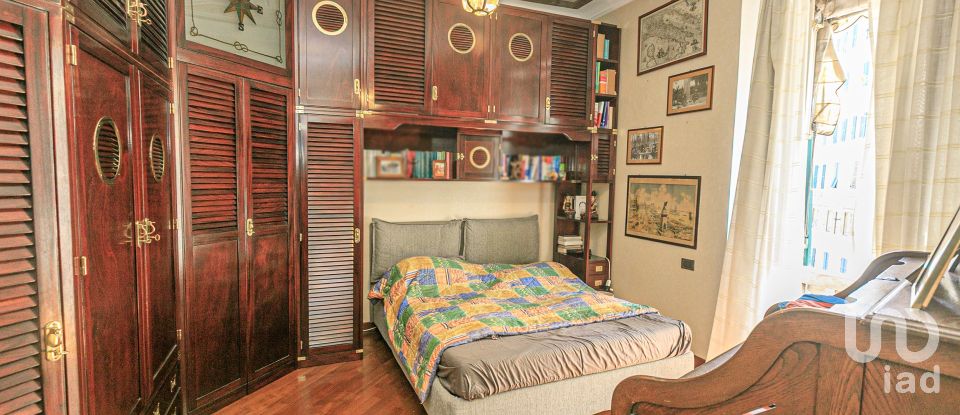 Appartamento 11 locali di 191 m² a Genova (16129)