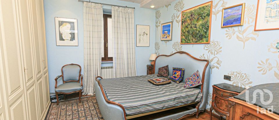 Appartamento 11 locali di 191 m² a Genova (16129)