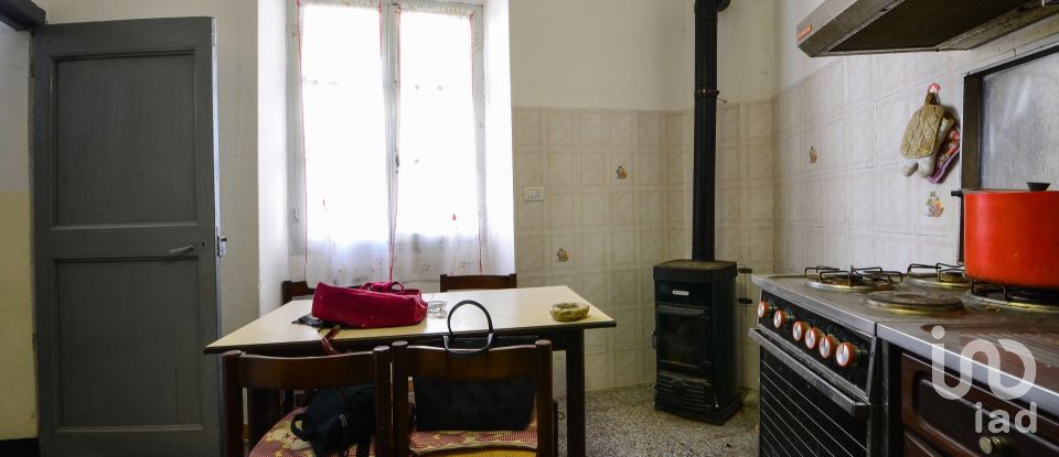 Village house 11 rooms of 200 m² in Osiglia (17010)