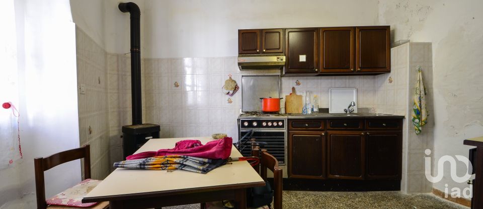 Village house 11 rooms of 200 m² in Osiglia (17010)