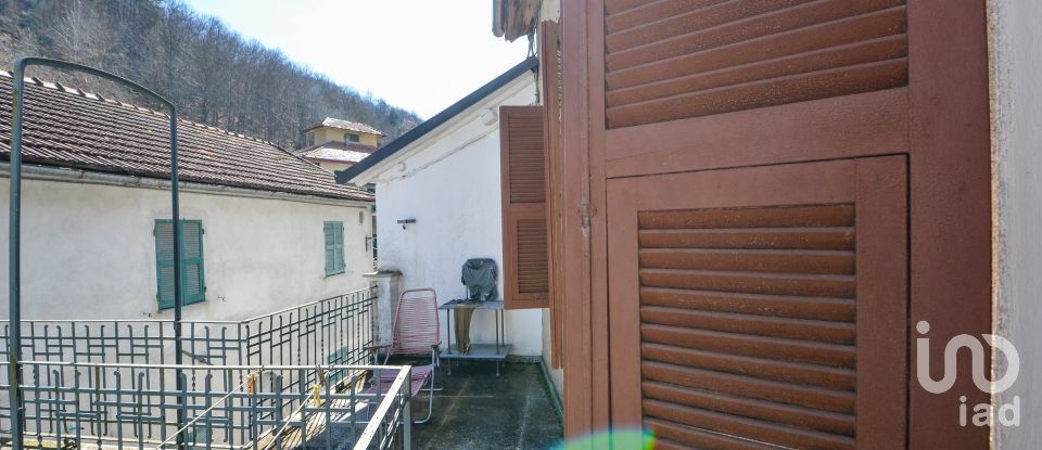 Village house 11 rooms of 200 m² in Osiglia (17010)