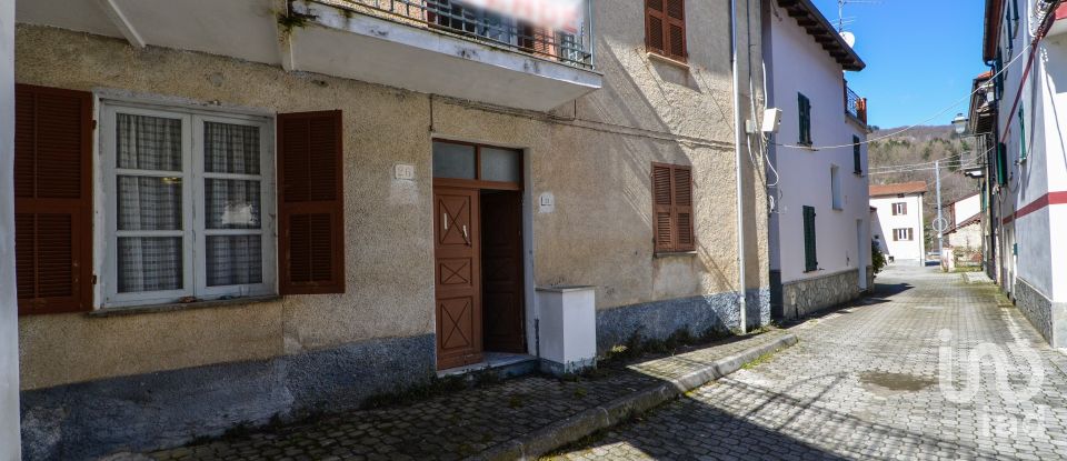 Village house 11 rooms of 200 m² in Osiglia (17010)