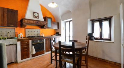 Casa di paese 8 locali di 200 m² in Niella Tanaro (12060)