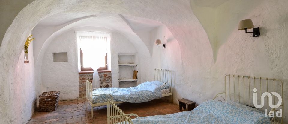 Village house 8 rooms of 200 m² in Niella Tanaro (12060)