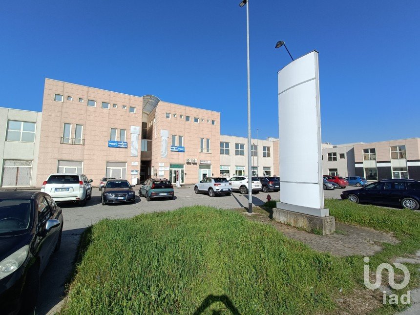 Shop / premises commercial of 595 m² in Casalmaggiore (26041)