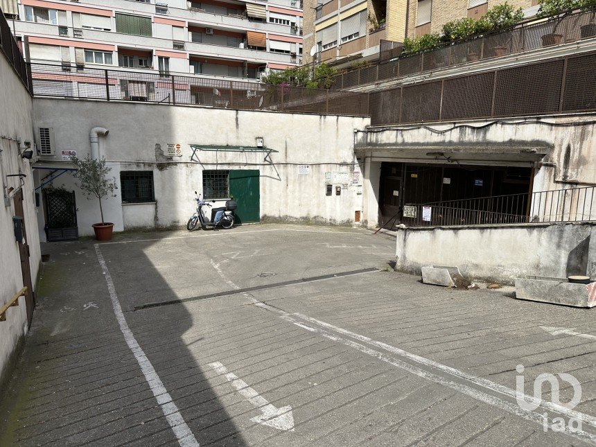 Parking of 97 m² in Roma (00159)