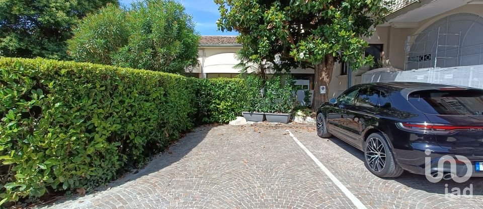 Appartamento 5 locali di 142 m² a Desenzano del Garda (25015)