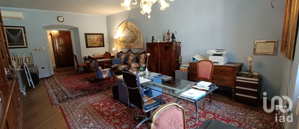 Appartamento 5 locali di 142 m² a Desenzano del Garda (25015)