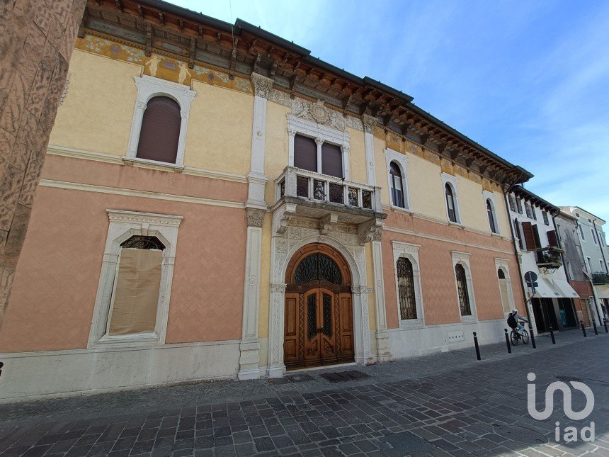 Appartamento 5 locali di 142 m² a Desenzano del Garda (25015)