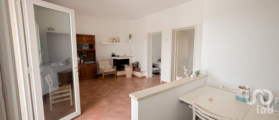 Farm 8 rooms of 98 m² in Ostuni (72017)