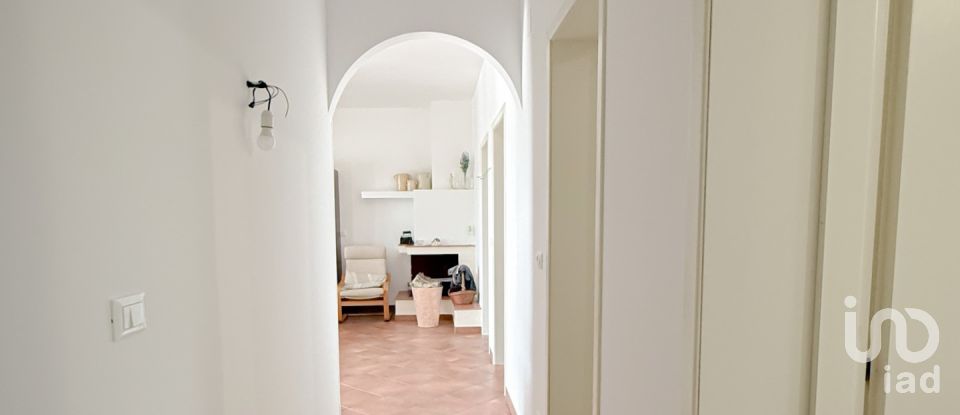 Farm 8 rooms of 98 m² in Ostuni (72017)