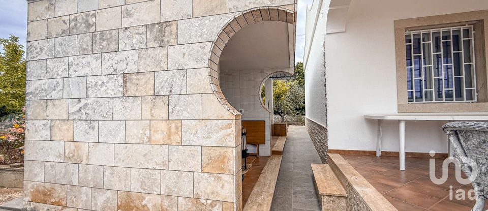 Farm 8 rooms of 98 m² in Ostuni (72017)