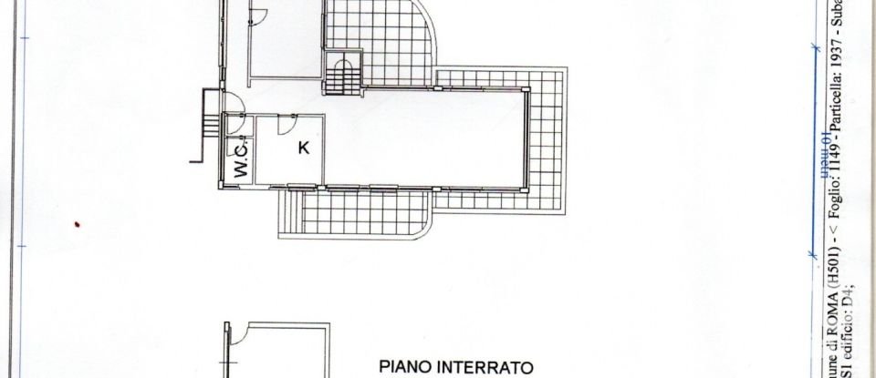 Farm 9 rooms of 200 m² in Roma (00128)