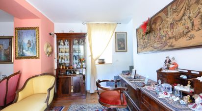 Casa indipendente / Villa 5 locali di 120 m² in Carcare (17043)
