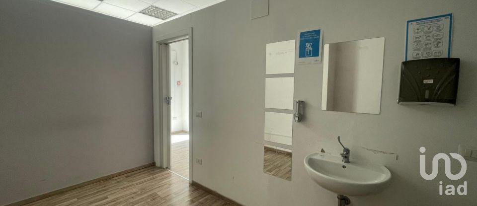 Negozio / locale commerciale di 50 m² in Arezzo (52100)