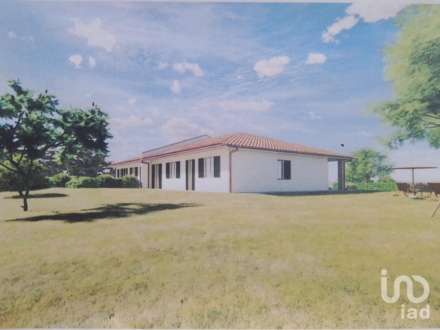 Villa Bifamiliare 7 locali di 125 m² in Nizza Monferrato (14049)