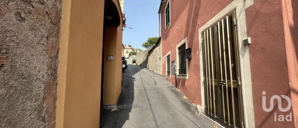 Casale 16 locali di 260 m² in Genova (16133)