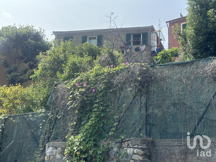 Casale 16 locali di 260 m² in Genova (16133)