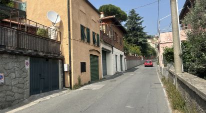 Casale 16 locali di 260 m² in Genova (16133)
