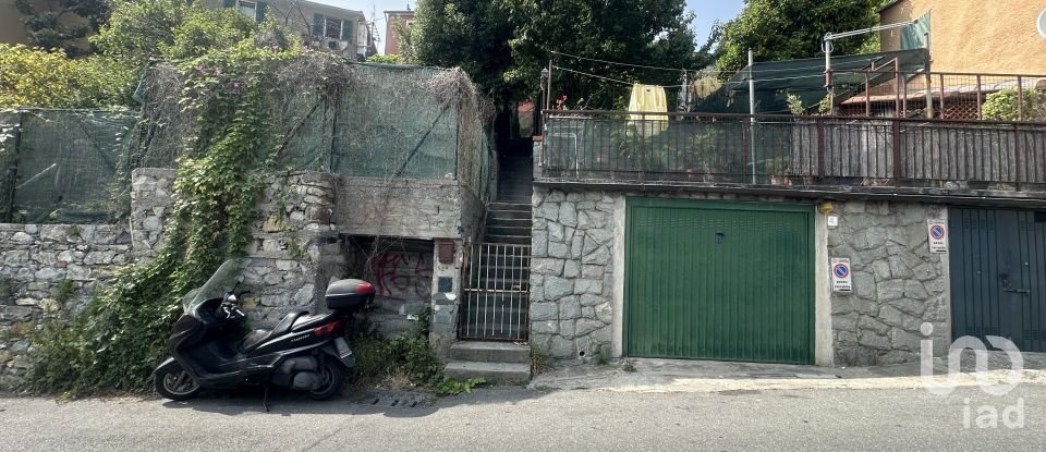 Casale 16 locali di 260 m² in Genova (16133)