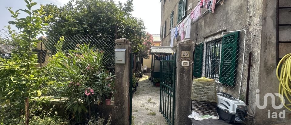 Casale 16 locali di 260 m² in Genova (16133)