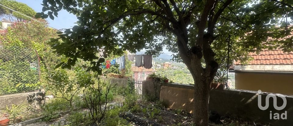 Casale 16 locali di 260 m² in Genova (16133)