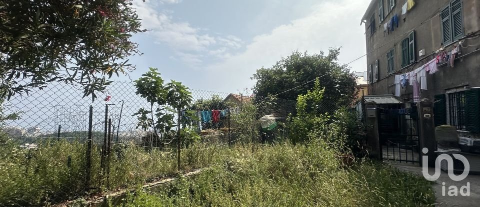 Casale 16 locali di 260 m² in Genova (16133)