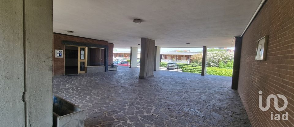 Three-room apartment of 77 m² in Roma (00144)