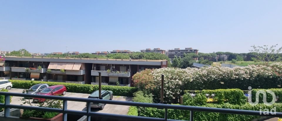 Three-room apartment of 77 m² in Roma (00144)