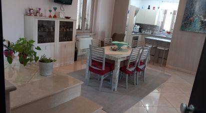 Casa indipendente 0 locali di 630 m² in Fragneto Monforte (82020)