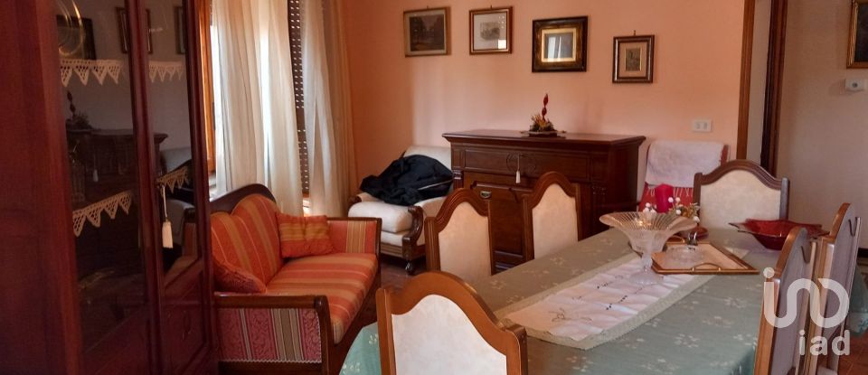 Casa indipendente 0 locali di 630 m² in Fragneto Monforte (82020)