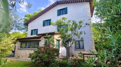 Rustico 9 locali di 156 m² in Ascoli Piceno (63100)