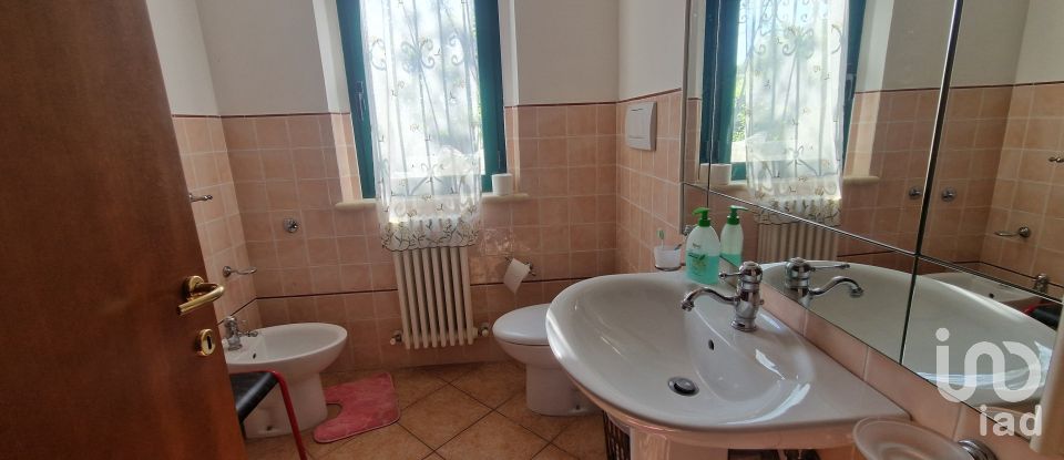 Country home 9 rooms of 156 m² in Ascoli Piceno (63100)