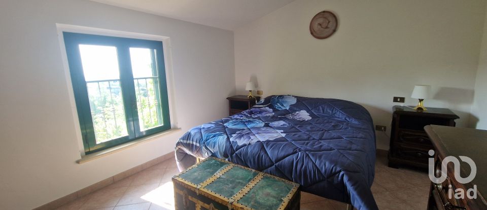 Country home 9 rooms of 156 m² in Ascoli Piceno (63100)