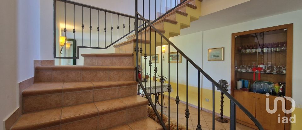 Country home 9 rooms of 156 m² in Ascoli Piceno (63100)