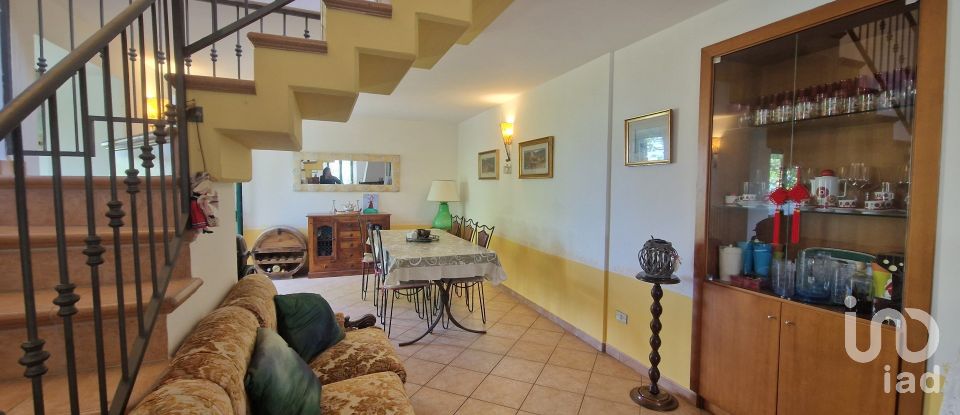Country home 9 rooms of 156 m² in Ascoli Piceno (63100)