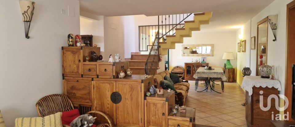 Country home 9 rooms of 156 m² in Ascoli Piceno (63100)