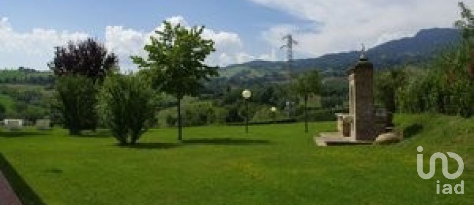 Rustico 15 locali di 703 m² in Montedinove (63069)