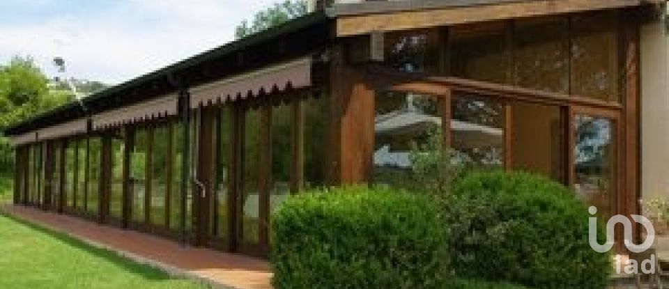 Rustico 15 locali di 703 m² in Montedinove (63069)